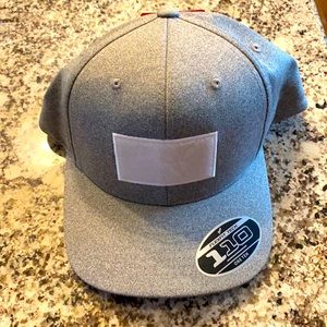 Men’s grey puma golf hat